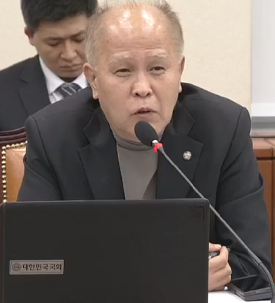 이용우 더불어민주당 의원. 4월 6일 국회 정무위원회. 출처=국회의사중계시스템